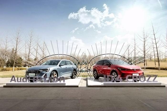 ID.4 CROZZ、Audi e-tron展車